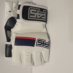 F45 MMA Boxing Gloves M New – Pro Training & Sparring Gear